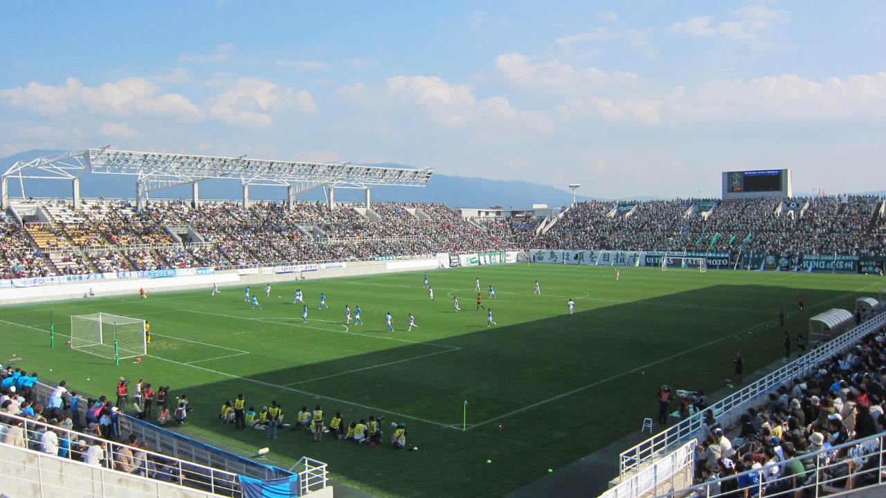 Quais as diferenças na eficiência mecânica entre o Futebol masculino e feminino