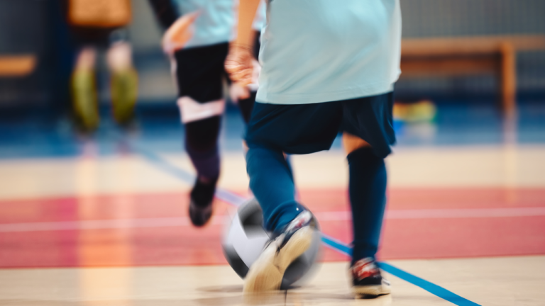 Quais os impactos dos jogos reduzidos no desenvolvimento de habilidades em jogadores de Futsal?