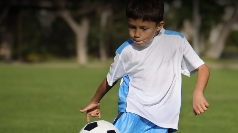 É possível identificar um talento no futebol antes de sua maturação biológica?